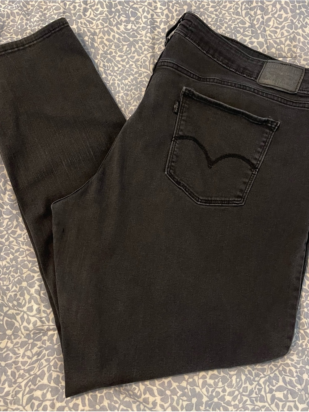 Levi's Women's Skinny Jeans in Black